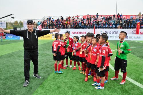 夸奖中国足球小将,未来可期的中国青训小将