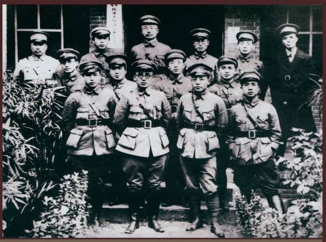 新旧军阀大决战，国民*党**带百万大军征伐张作霖，北洋军阀就此没落