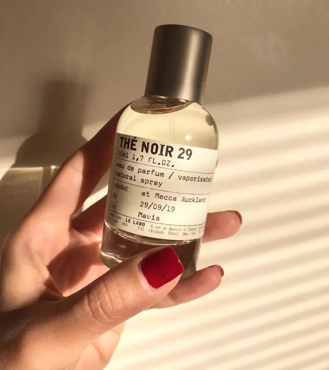 谈恋爱应不应该送女朋友礼物,谈恋爱该不该收男生的礼物