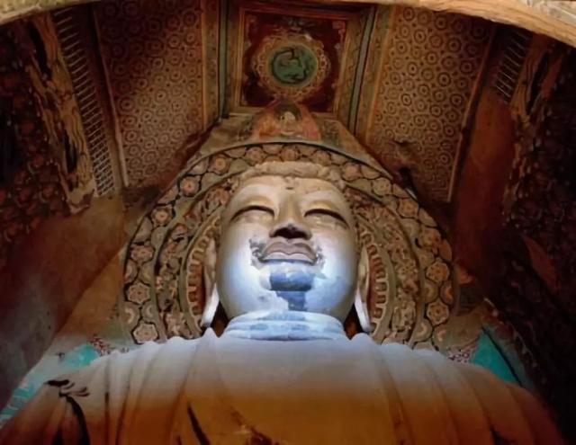 莫高窟是雕塑还是泥塑,美国敦煌莫高窟菩萨雕塑