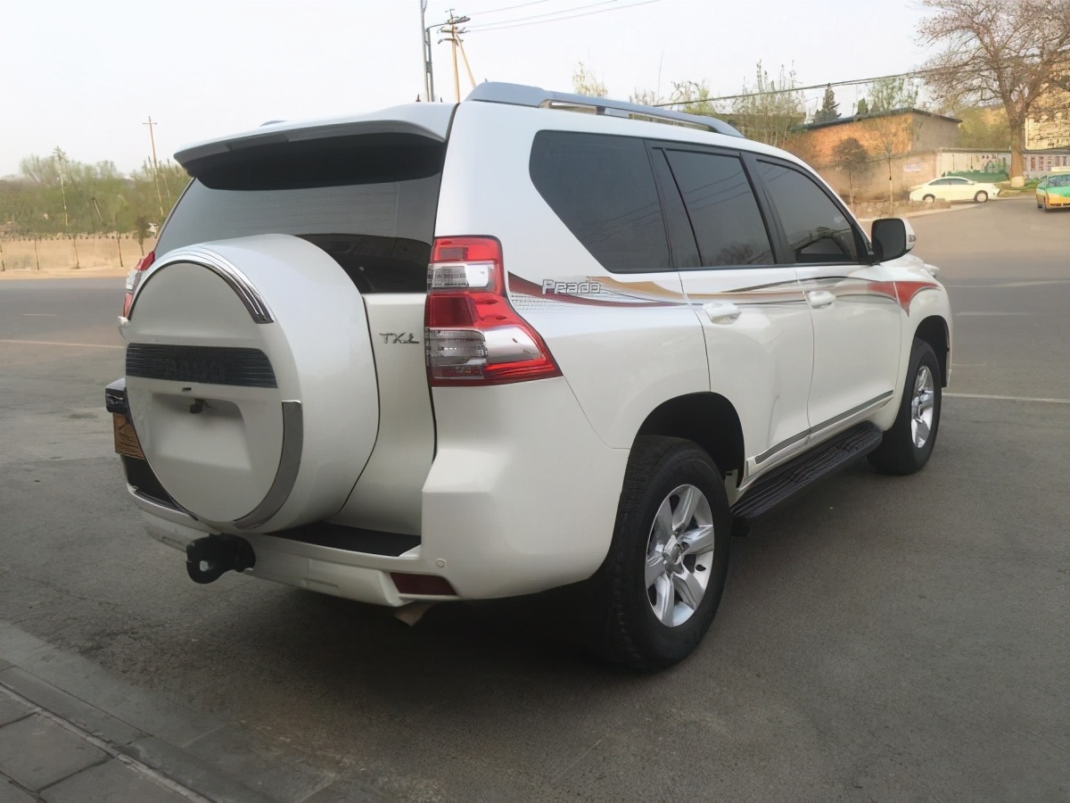 普拉多与霸道的差别是什么,普拉多27跟4000驾驶感受