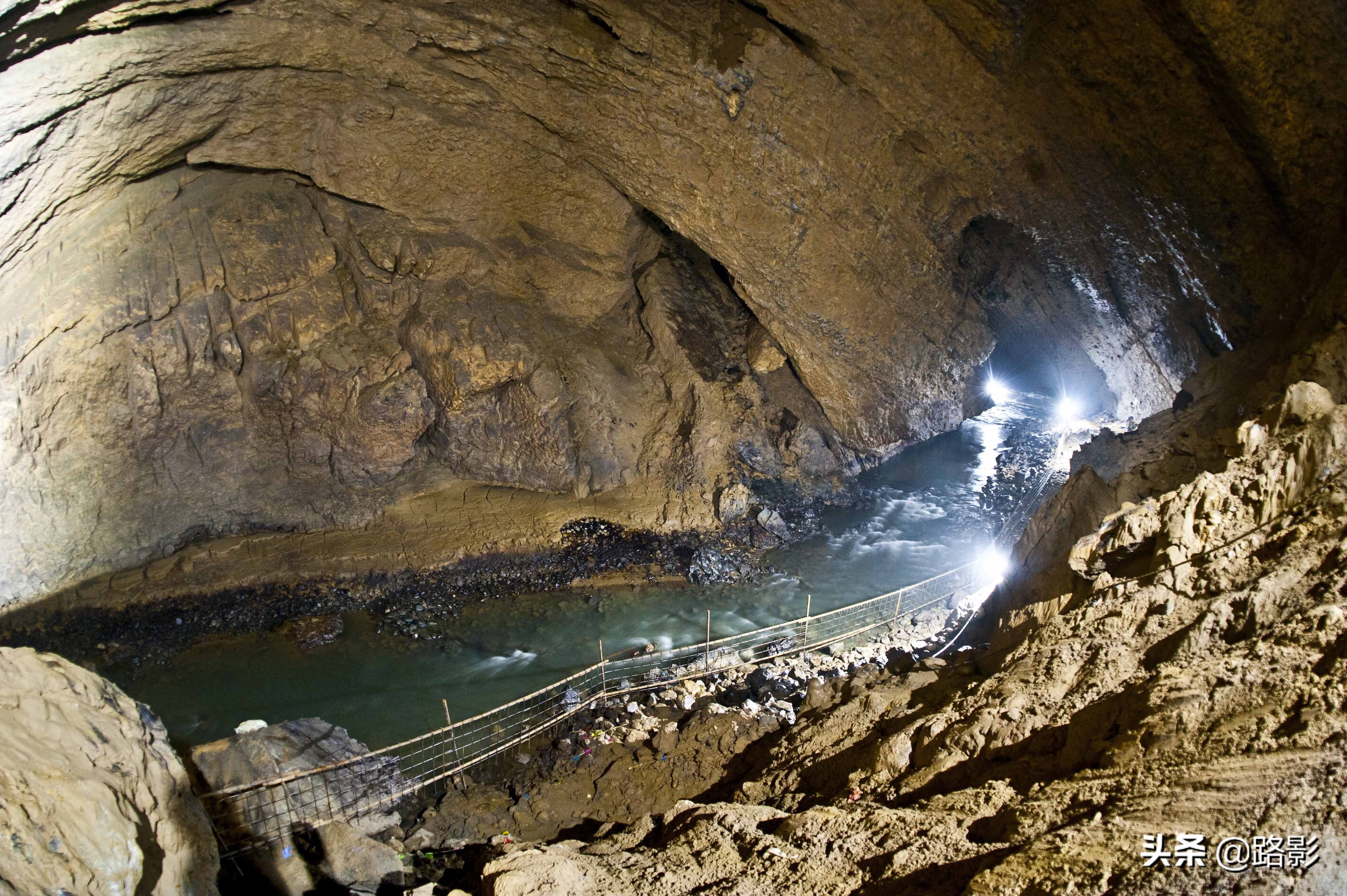 中国高铁隧道,溶洞铁路隧道