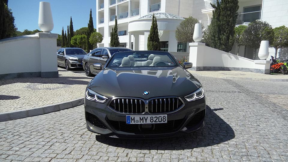 试驾宝马8系四门轿跑黑武士,新款宝马8系四门轿跑试驾