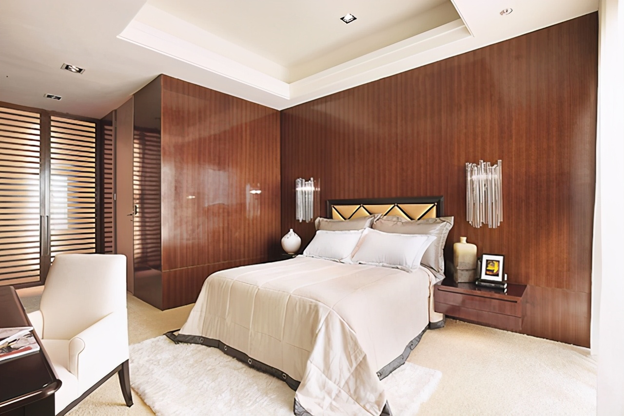 皮床有刺鼻的味道是怎么回事,皮床异味清除