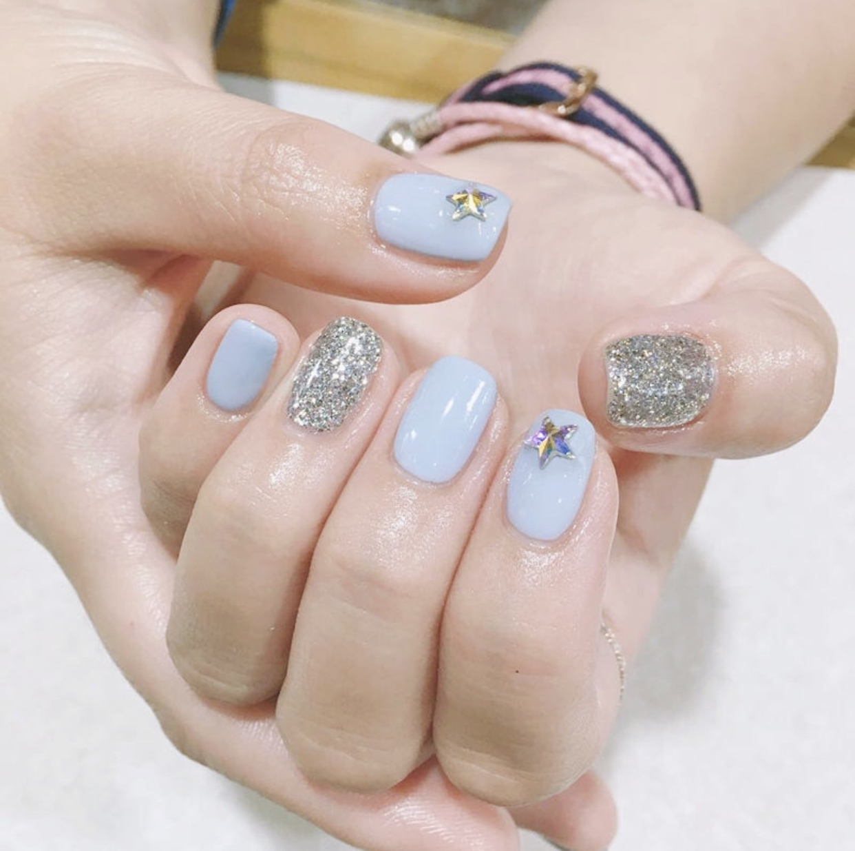 简约高级珍珠钻石美甲,钻石美甲款式简约