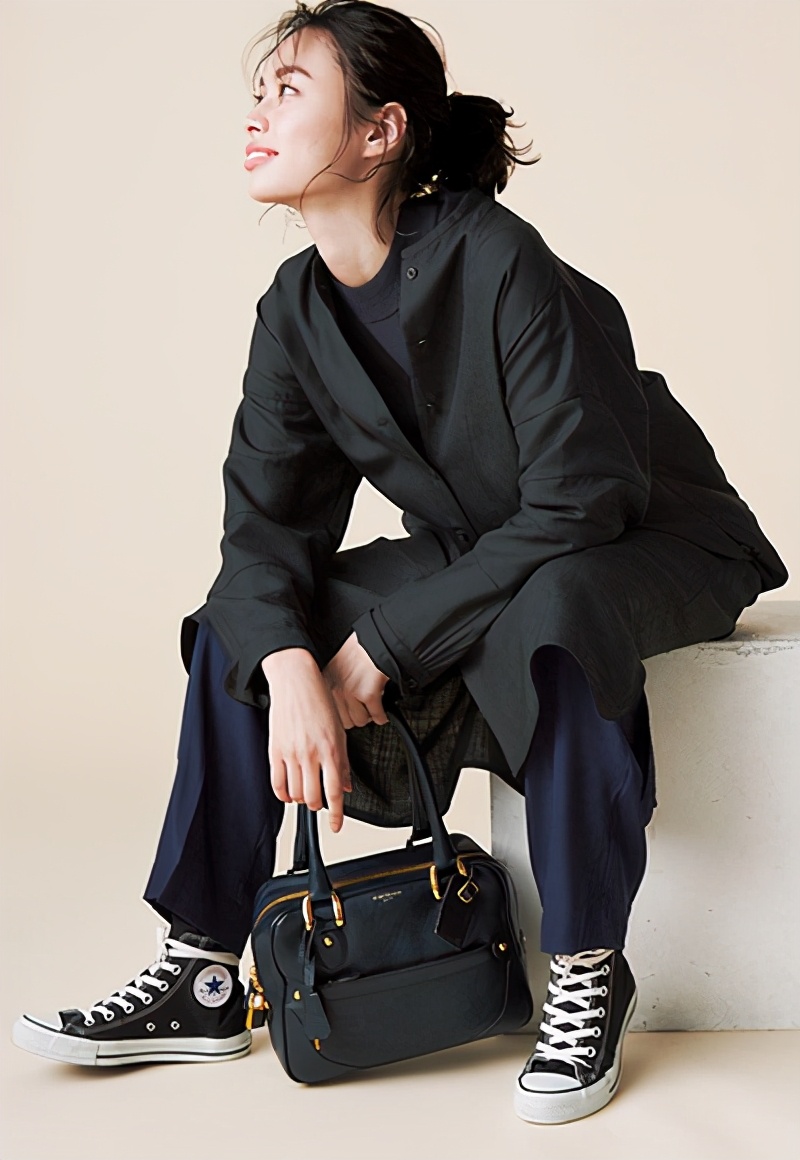 匡威经典款高帮鞋配什么裤子,匡威高帮鞋怎么搭配才好看