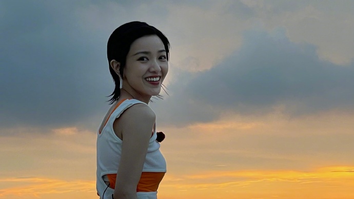 郭采洁周六夜现场短发,郭采洁露耳超短发