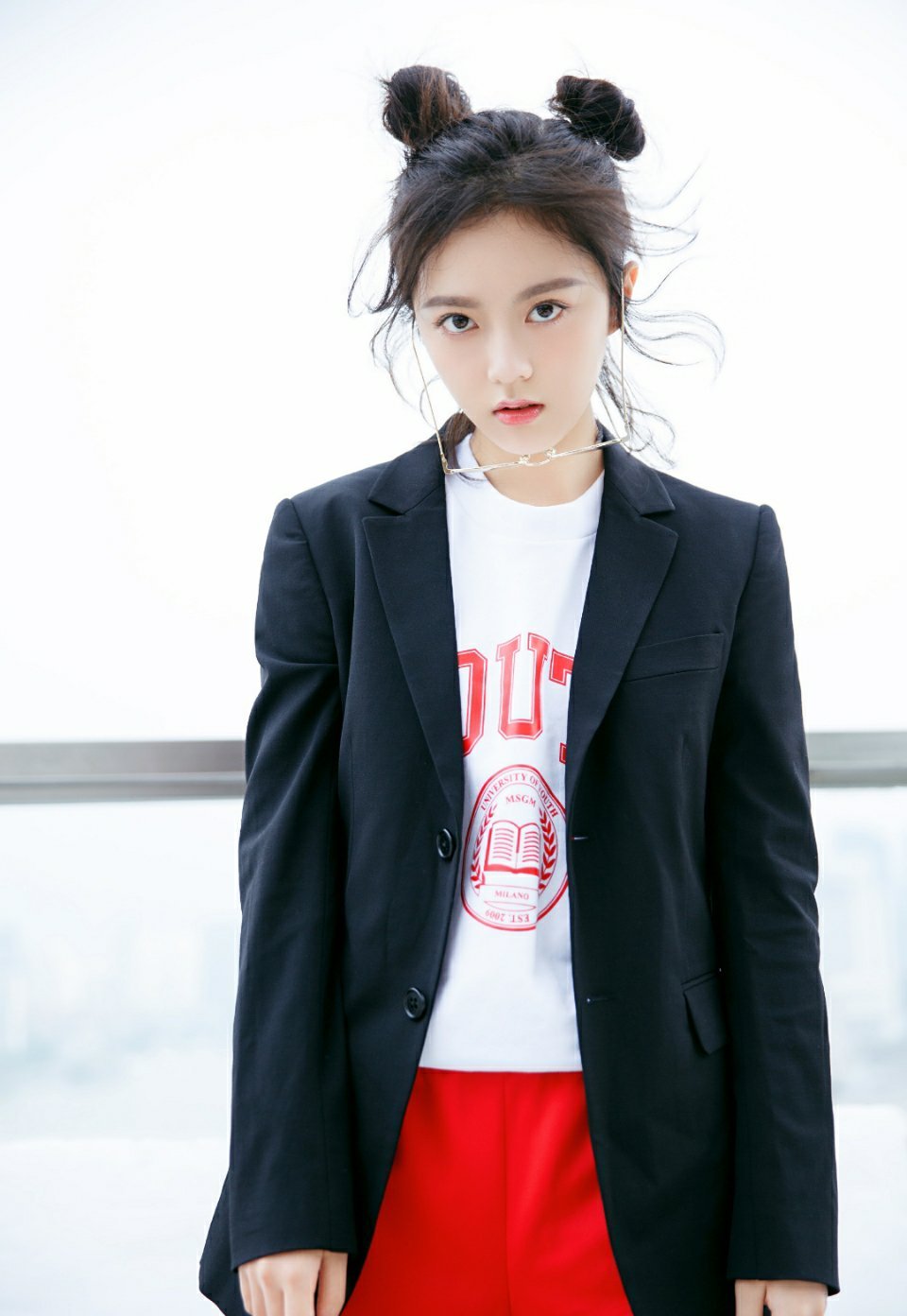 盘点娱乐圈00后漂亮妹妹们的穿搭，有你中意的那位吗？