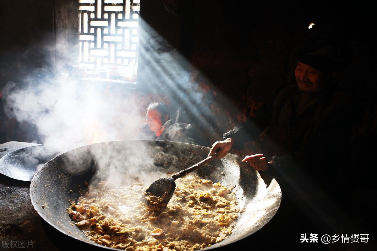 农村的柴火灶骗人吗,农村传承百年的柴灶被网友质疑