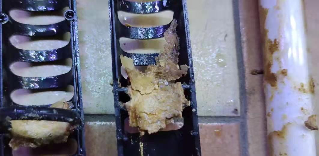 鱼缸加热管有开裂,鱼缸加热管爆裂是什么原因