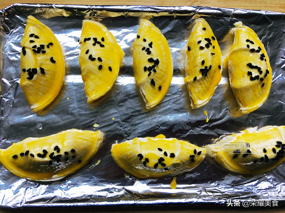 零失败的榴莲酥教程，再也不用吃外面速冻品榴莲酥了，成就感满满