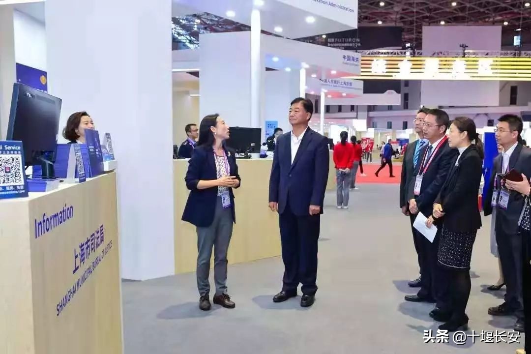 黄世仁杨白劳现场演出,杨白劳与黄世仁大学生辩论会