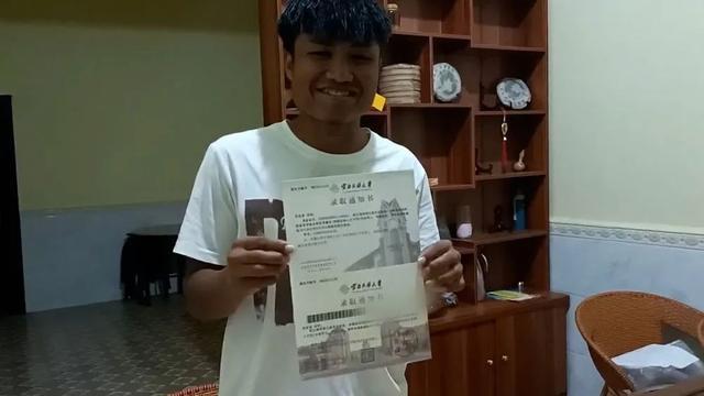 再次网红！诠释体育价值的“水中踢球”小伙再圆梦带给我们的思考