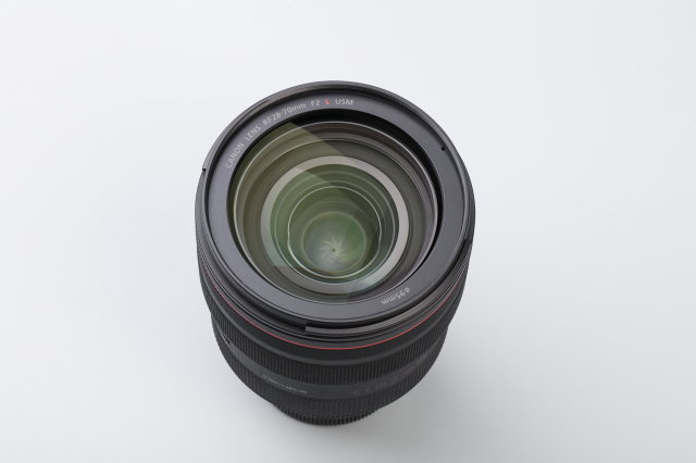 佳能rf70200f2.8和f4哪个好,佳能rf15-35f2.8测评