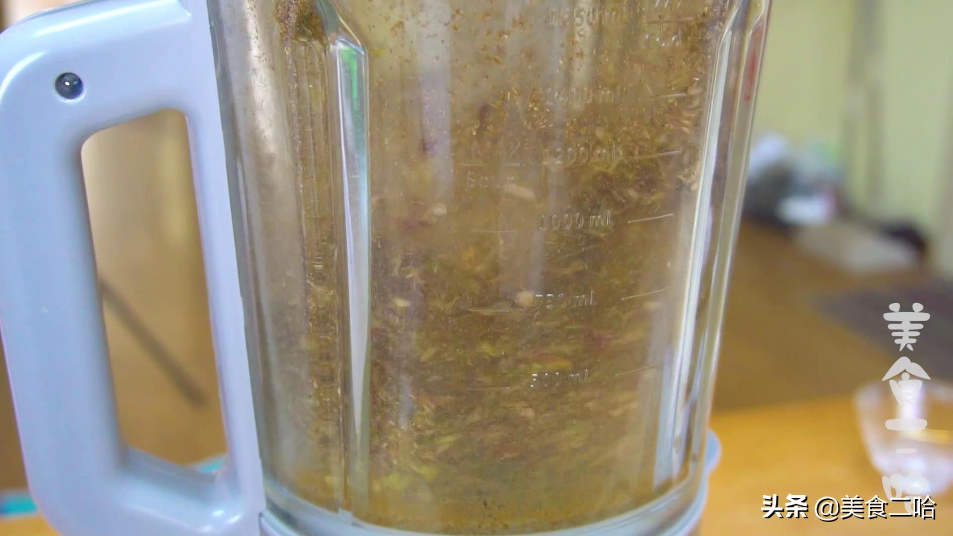 辣条不健康食品的做法,辣条的不卫生做法