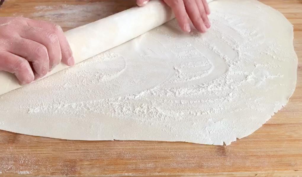 手擀面条如何做的有劲道,手擀面条怎样煮筋道不黏糊