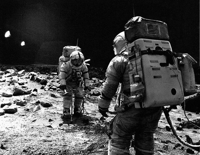 月球登月是真的还是假的,月球真实画面中国登月