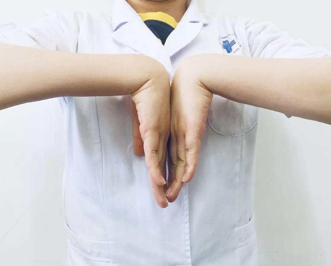 女子手指发麻是怎么回事,女子手麻是什么原因