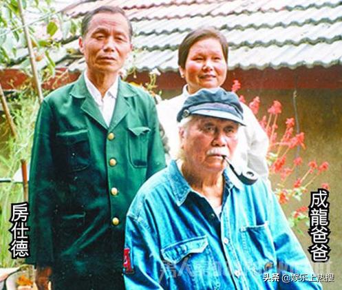 成龙回安徽老家视频,成龙回老家的照片