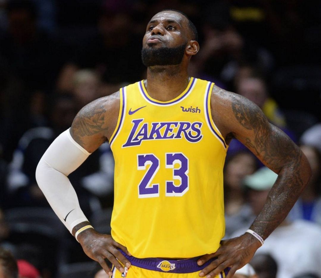 篮球皇帝詹姆斯,篮球皇帝勒布朗