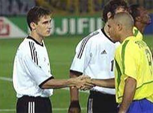 21世纪足球十大中锋克洛泽,克洛泽首次首发帽子戏法