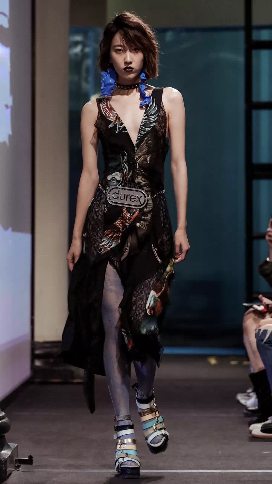 杜蕾斯居然开始卖衣服了？只是这衣服谁敢随便穿上街啊