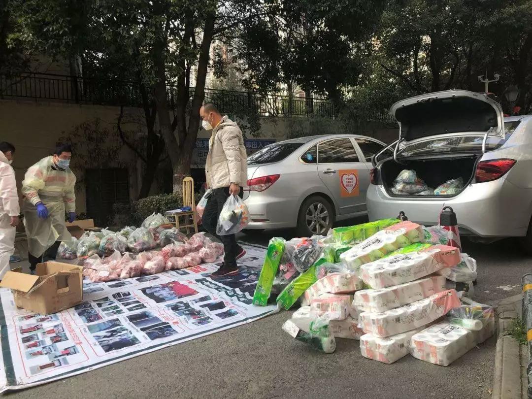 @武汉人：团购的物资套餐是这样送到你手上的