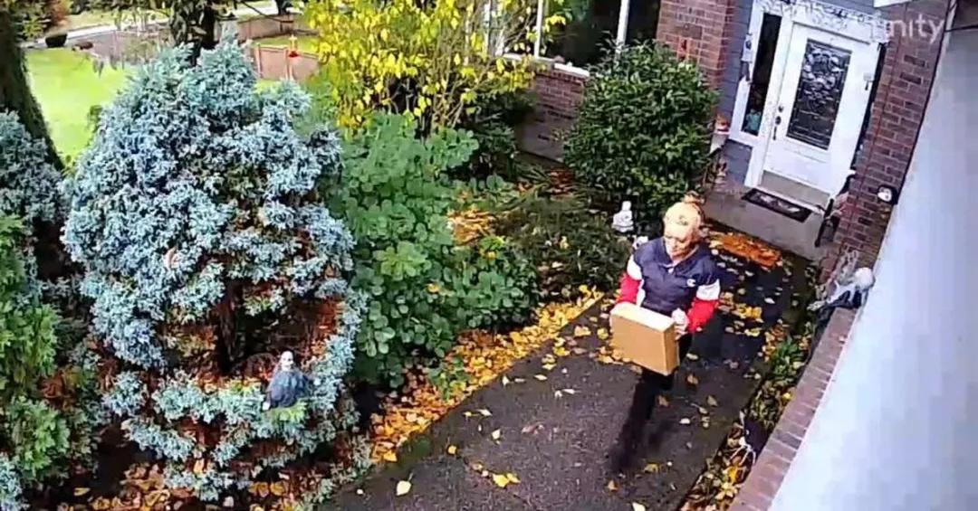 来美国五个月丢了10件快递,美国网购每天运送150万个包裹