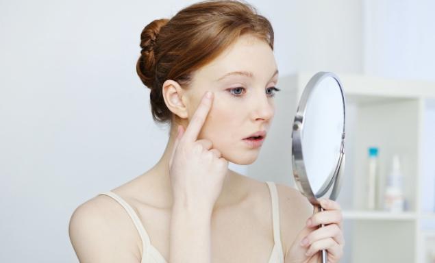 有眼袋皱纹了怎么消除,女性眼袋有皱纹怎么消除