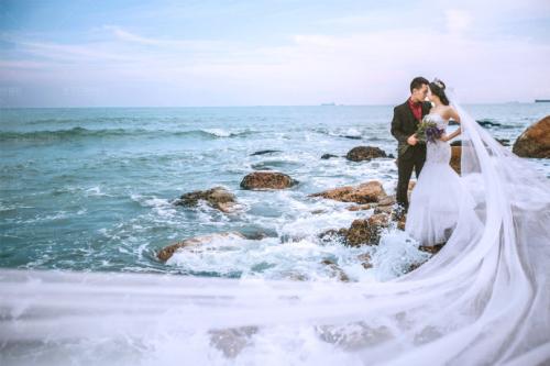 朋友圈婚礼邀请函应该什么时候发,婚礼邀请函什么时候发朋友圈合适