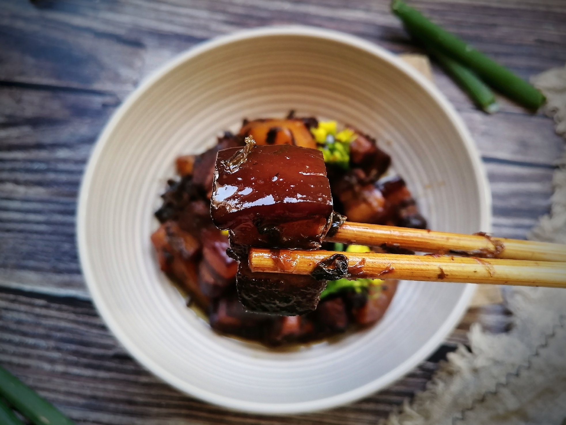 五花肉怎么炖才能软烂又不热气,五花肉烧苦了怎么办