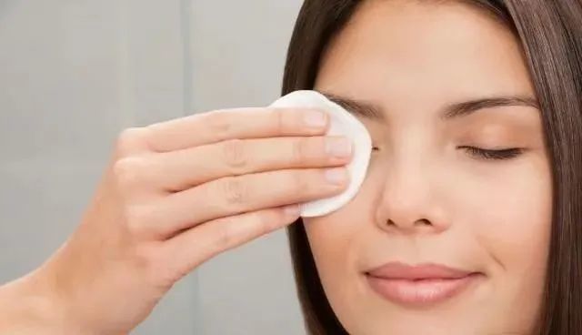 20200615「大碗美妆」粉底液或气垫怎么用？看下仙女的化妆技巧