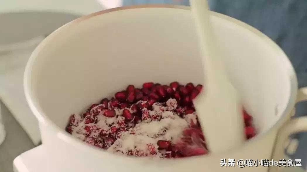 它火遍韩国私房圈，红宝石奶油芝士蛋糕，咬一口得多少钱？