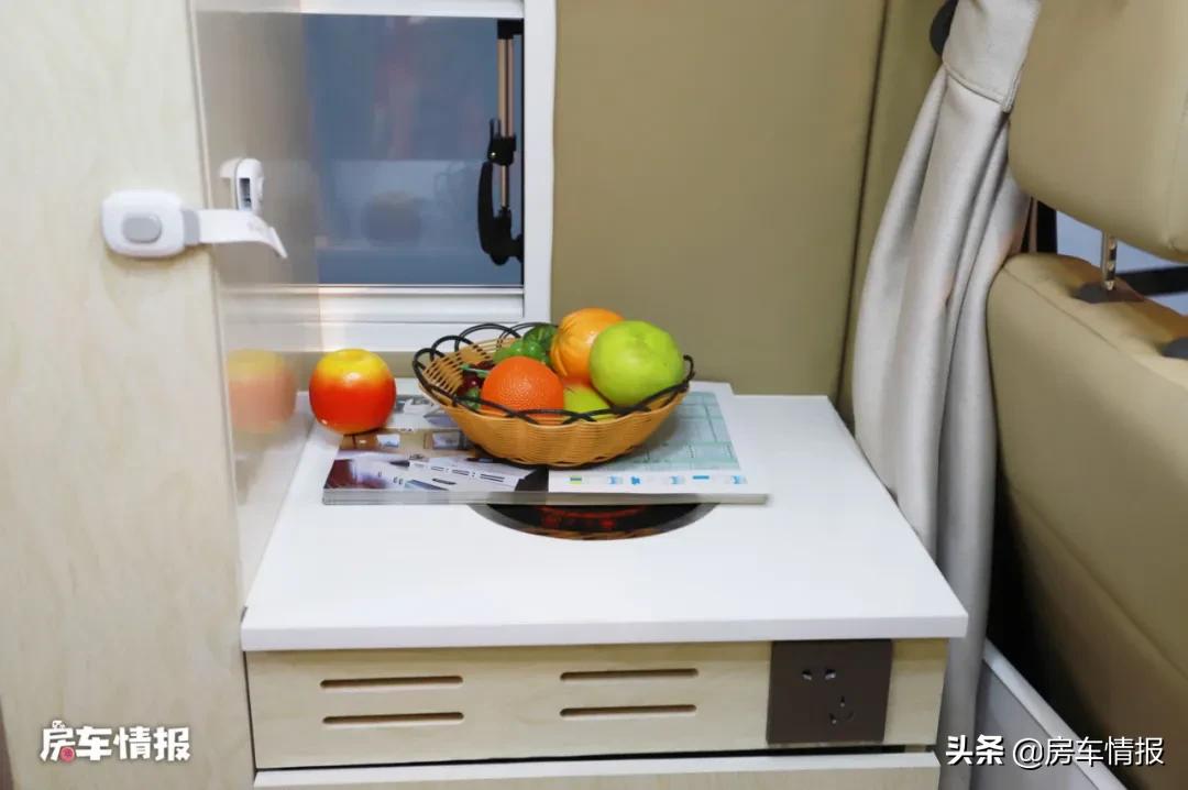 公认最好的三款房车10万元内,东风御风房车c型房车