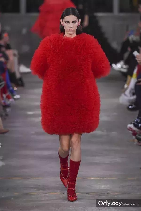 张艺兴valentino东京神图,张艺兴valentino秀场表演