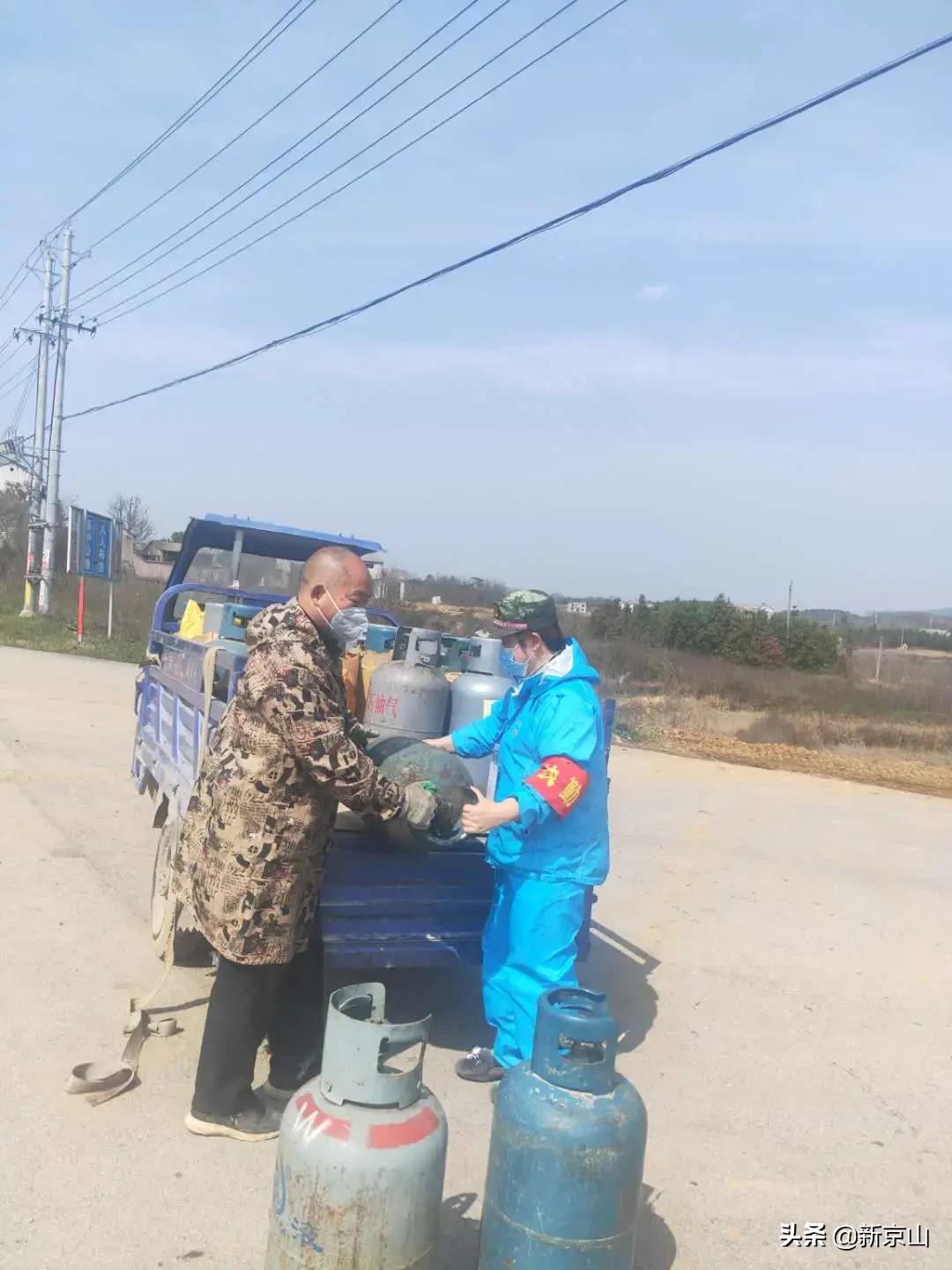 致敬这次抗击疫情所有的前线人员,致敬每一位在前线抗疫的人员