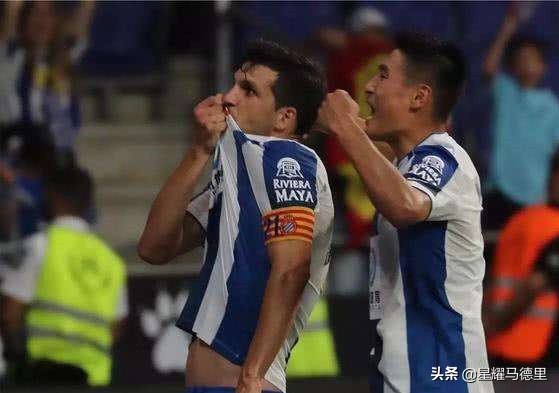 武磊西甲人缘,武磊晒与中国球迷合照