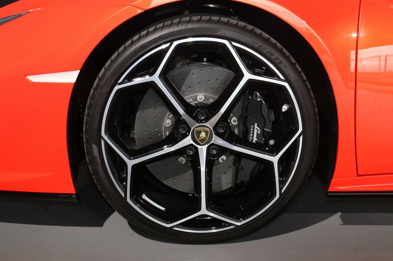 小牛飓风升级evo,飓风小牛飙车