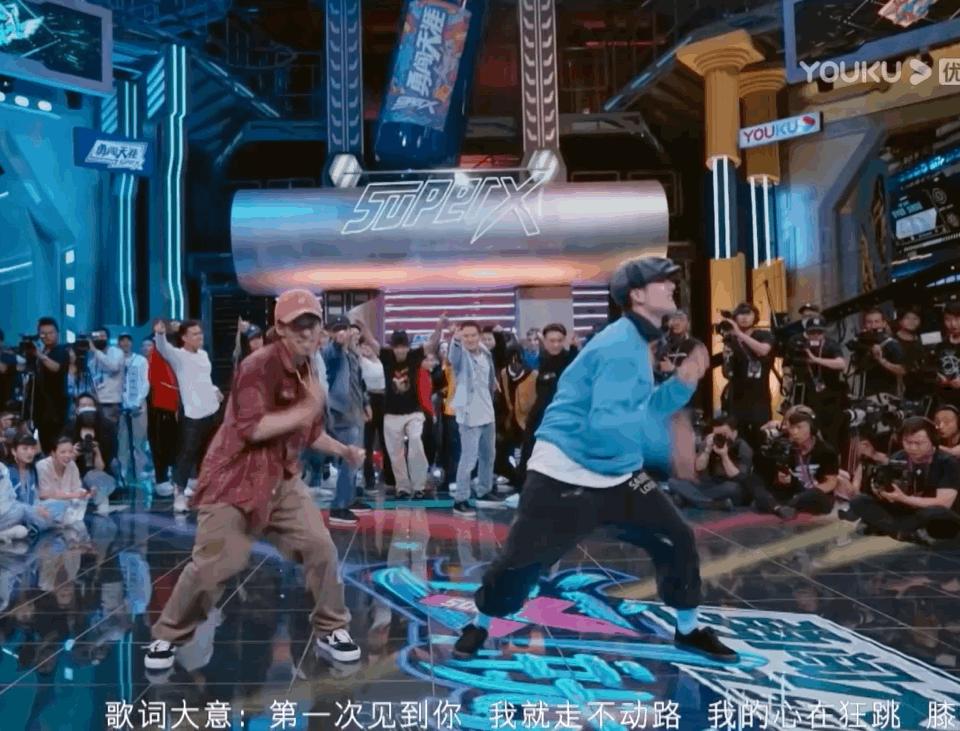 街舞4总决赛喊一波王炸,街舞4总决赛一波王炸应援现场