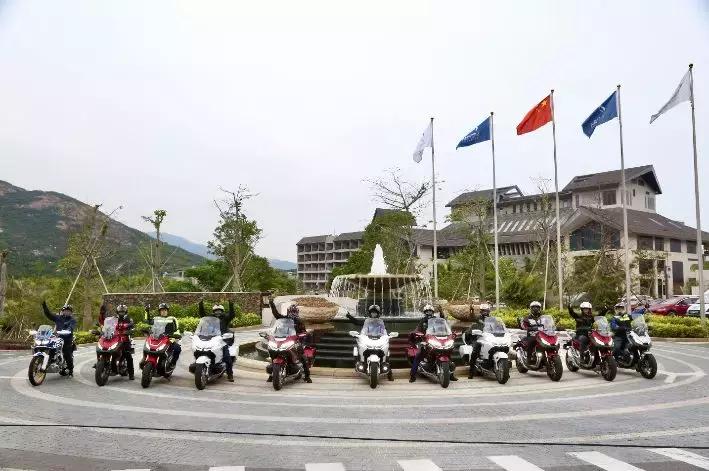 延续四十余载霸主,骑售价45.8万的本田金翼是怎样一个体验!