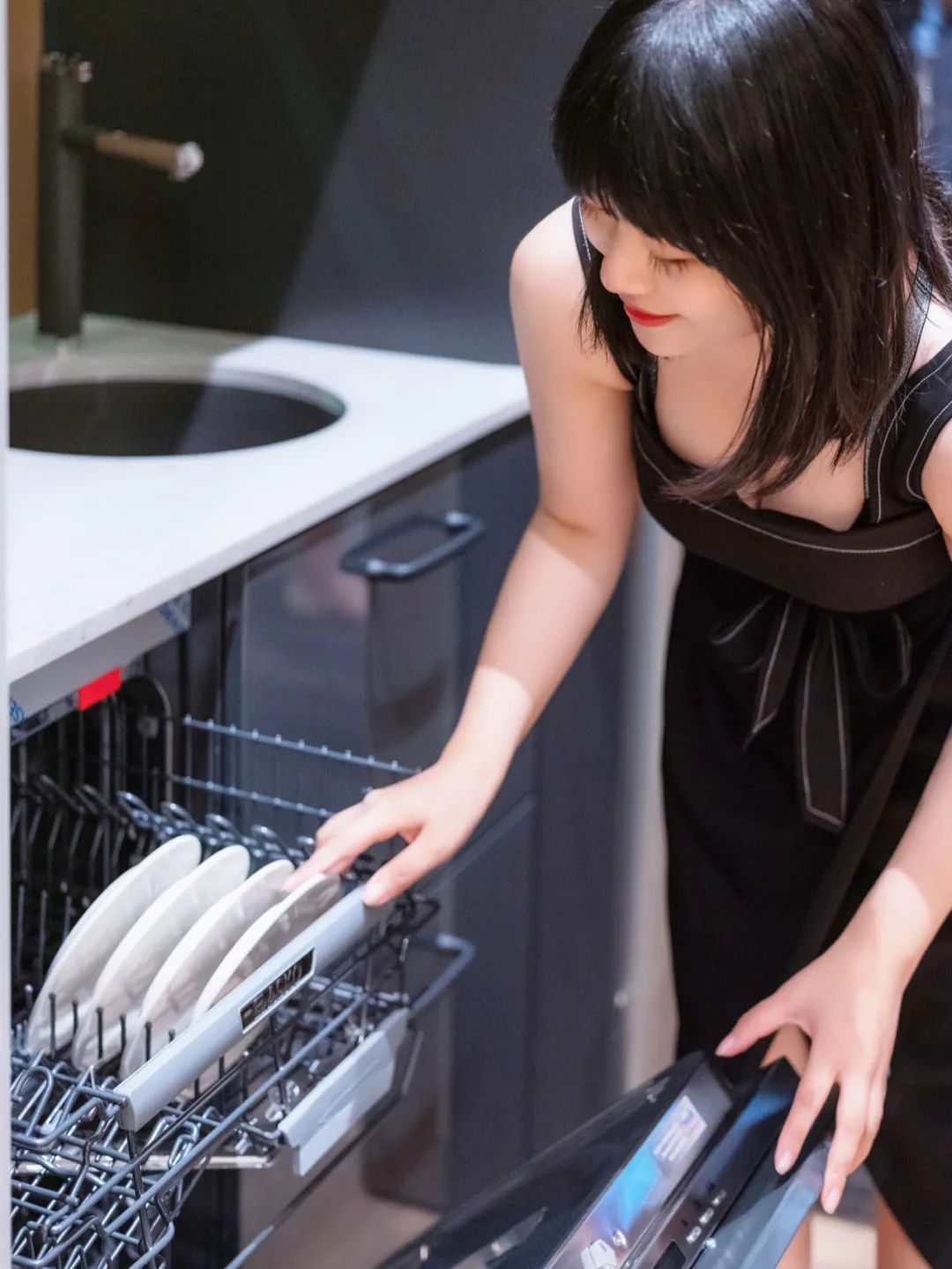 家要有人住才有灵气,家应该有两个繁华都市的栖身之所