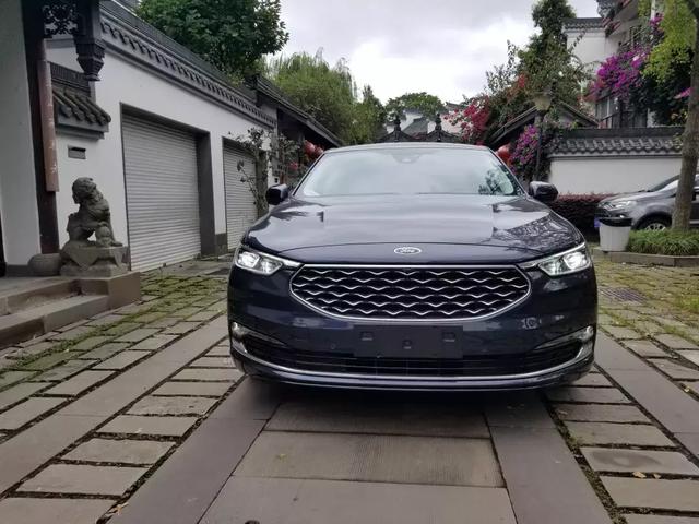 2019款福特金牛座,配置丰富满足日常需求福特金牛座