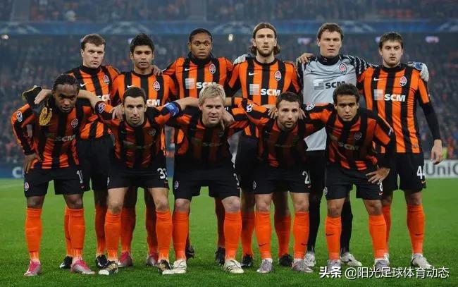 本泽马才是被低估的世界级前锋,从背锅侠到球队英雄