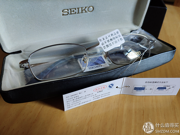 网上买的眼镜怎么配镜,在网上买镜框眼镜店里配镜靠谱吗