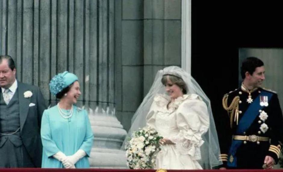 查尔斯提起戴安娜,查尔斯看到戴安娜跳芭蕾发怒