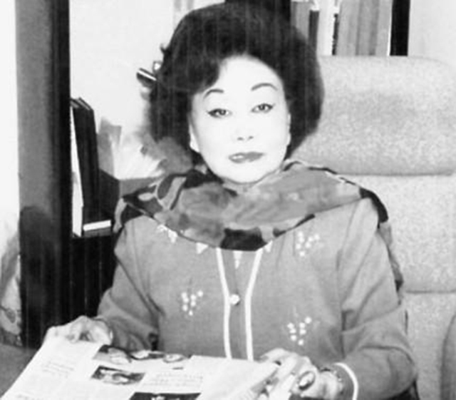 19岁女子不顾家人反对嫁给大叔,19岁女孩不顾家人反对嫁给穷小伙