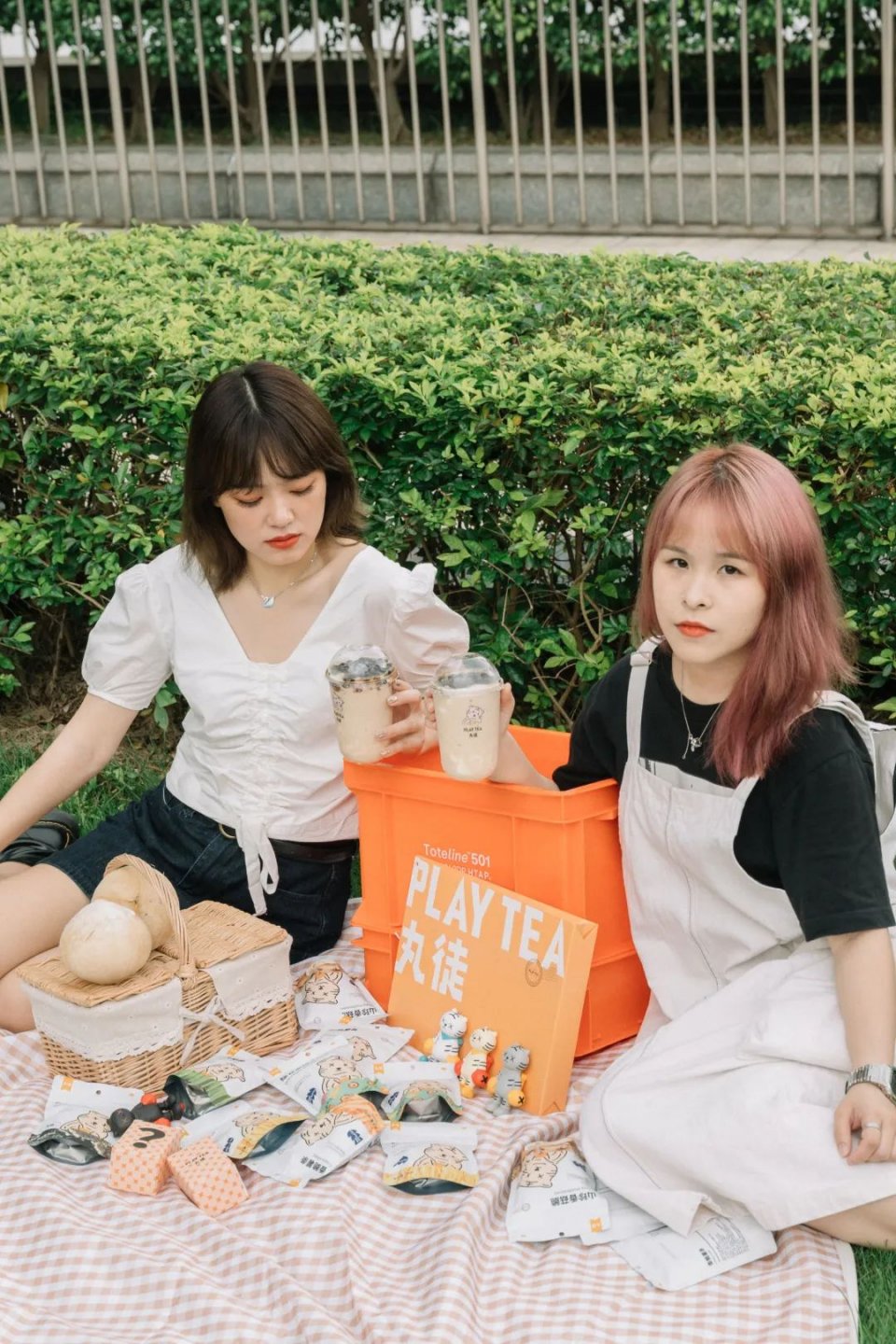 椰椰奶冻茶，会抖臀！1秒卖出1000+杯，有人开货拉拉来买…