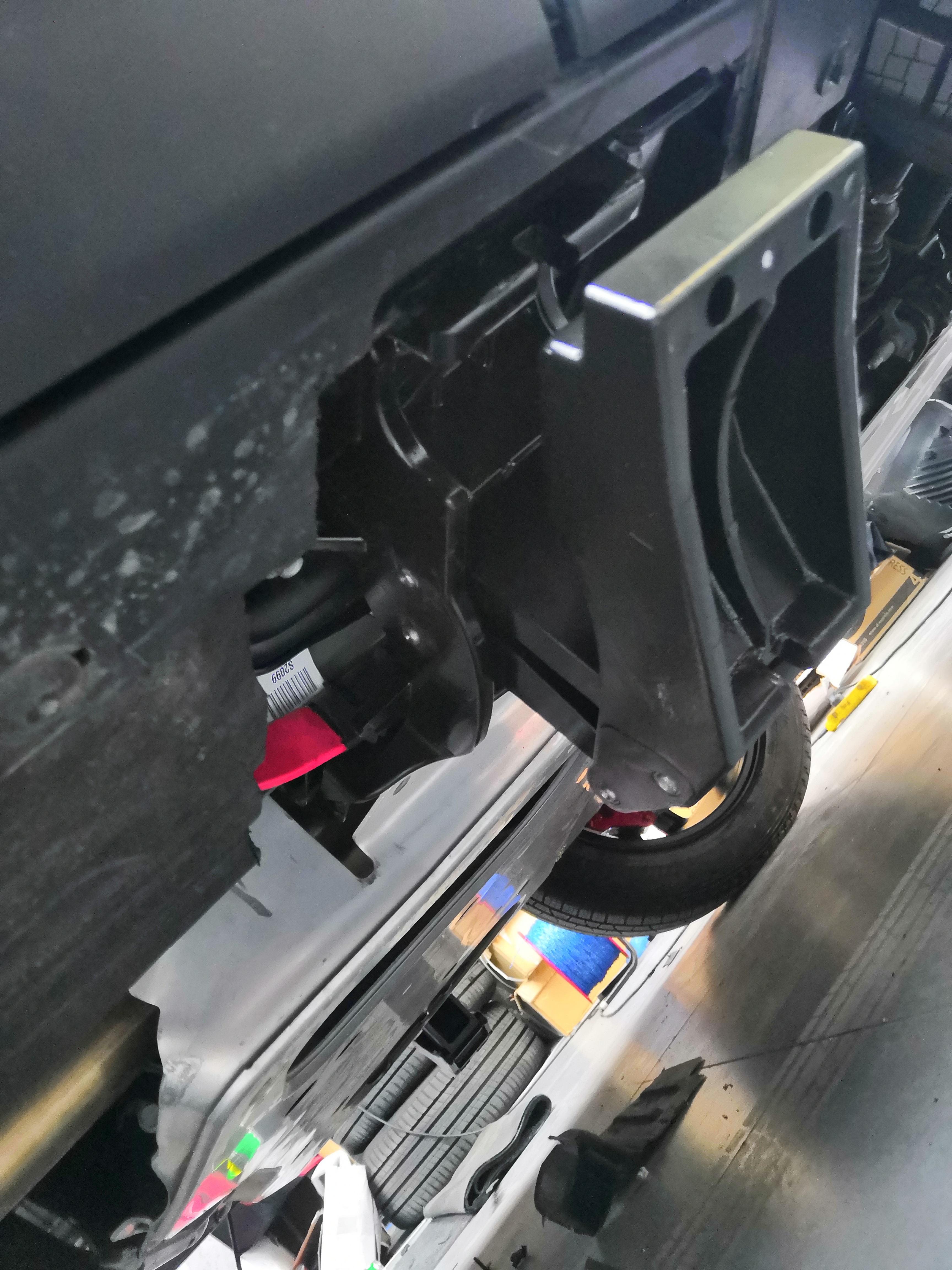 路虎发现5新款suv,路虎发现五迎宾电动踏板