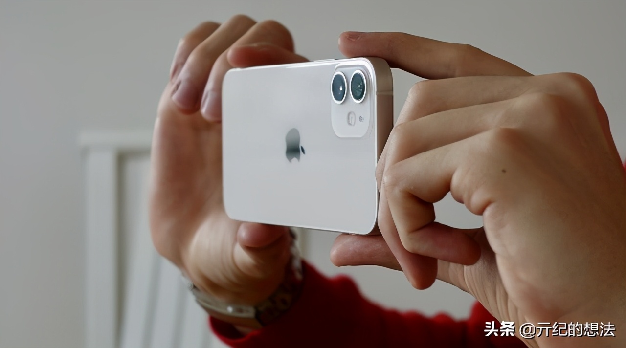 iphone12minivsiphonese3,iphone12mini使用一天感受