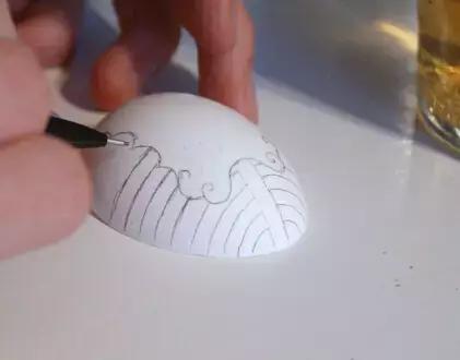 鸡蛋壳手工作品创意幼儿园,碎鸡蛋壳手工粘贴画动物图案